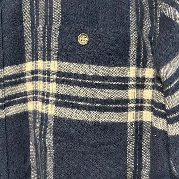 J.Crew Men’s Navy Plaid Flannel Shirt with Suede Elbow Patches - Size M - Picture 4 of 15